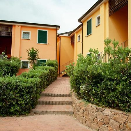 Residence Baia Delle Mimose Badesi Buitenkant foto