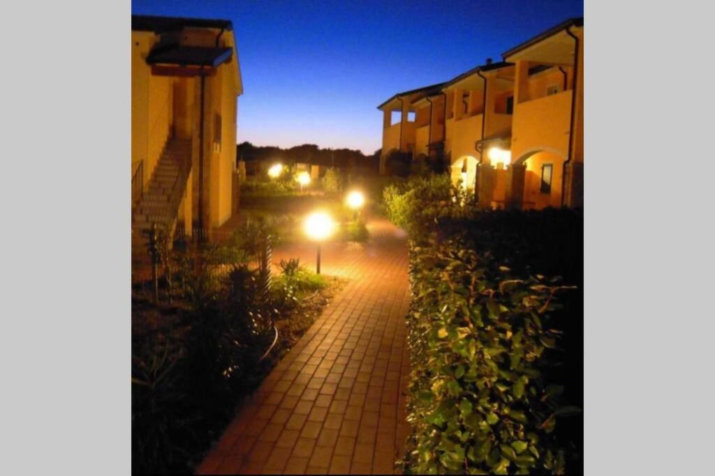 Residence Baia Delle Mimose Badesi Buitenkant foto