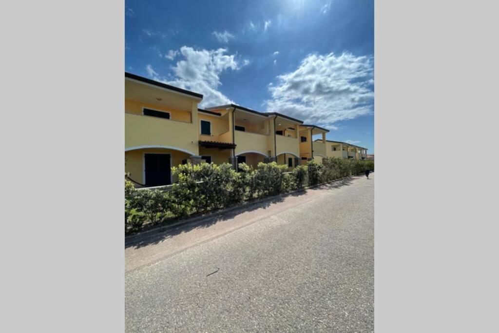 Residence Baia Delle Mimose Badesi Buitenkant foto